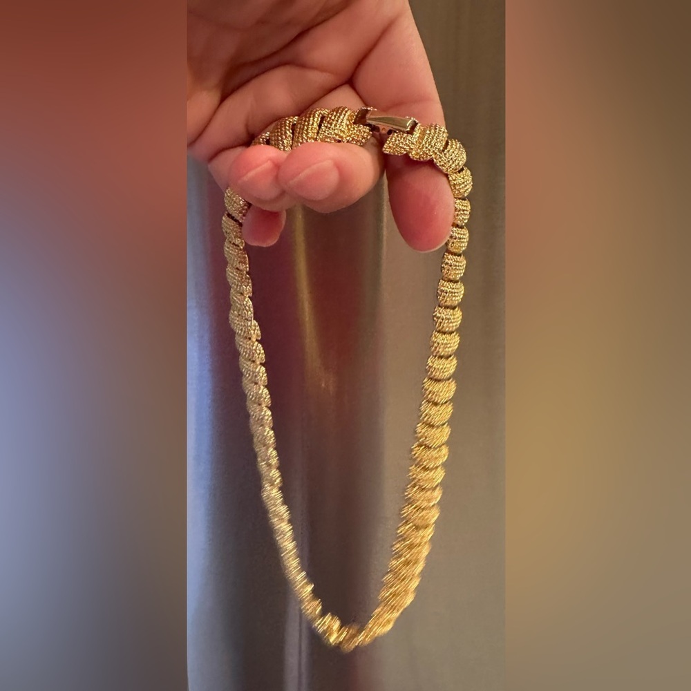 NAPIER Signed  Vintage 1980’s Gold-Tone Textured Link Chunky Necklace Over Clasp - Picture 12 of 17